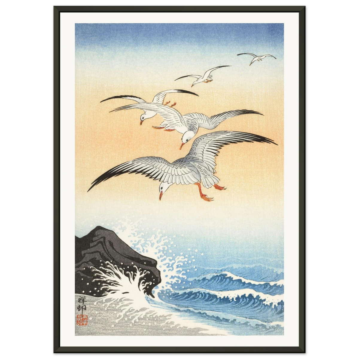 Estampe japonaise Cinq mouettes au-dessus des vagues — Ohara Koson, tirage encadré cadre noir | INKONAL