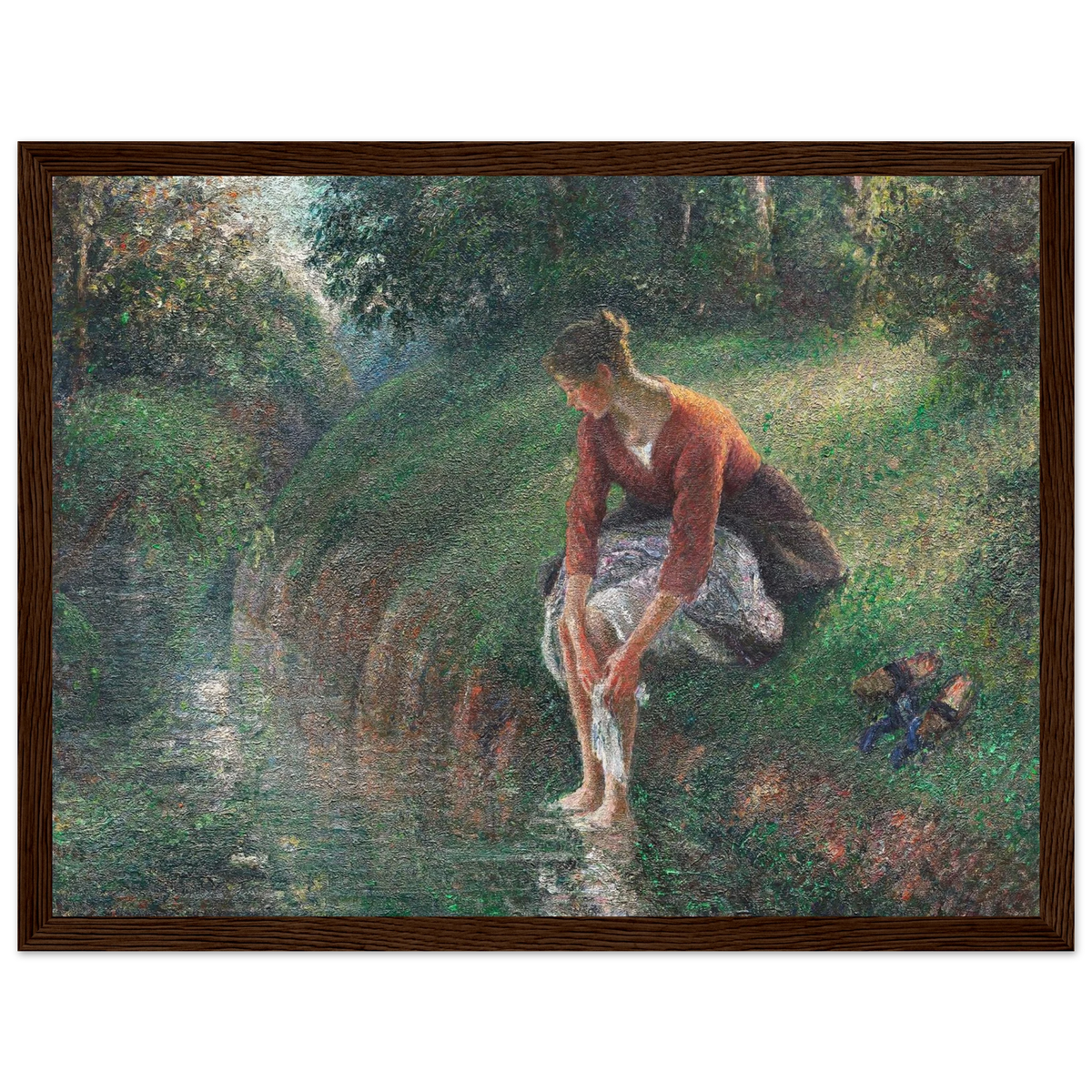 Tableau Baigneuse au ruisseau — Camille Pissarro, tirage cadre bois foncé | INKONAL